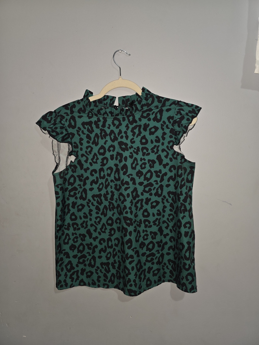 Green Leopard Print Ruffle Sleeve Top-M